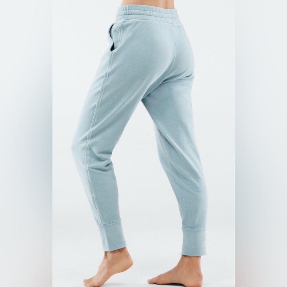 Fabletics Luxe Terry Jogger Raw Edge Size Large W… - image 1